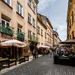 Near Rynok Square є кондиціонер
