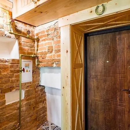 Near Rynok Square є кондиціонер Lviv