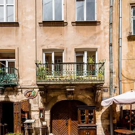 Apartment Near Rynok Square є кондиціонер