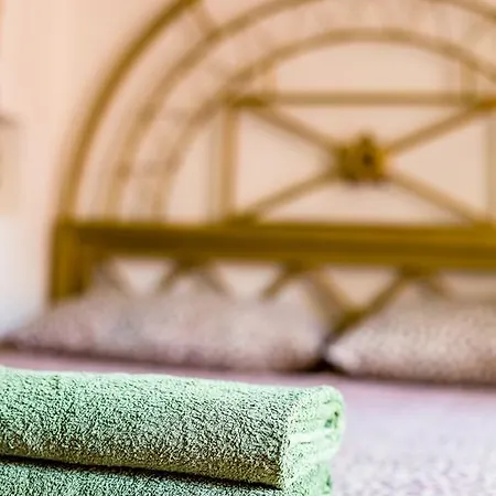 Apartment Near Rynok Square є кондиціонер Lviv