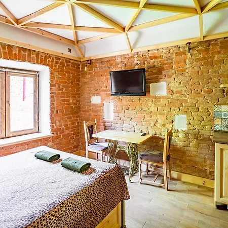 Near Rynok Square є кондиціонер Lviv