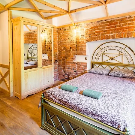 Apartment Near Rynok Square є кондиціонер Lviv