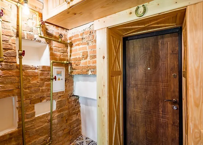 Near Rynok Square є кондиціонер Lviv